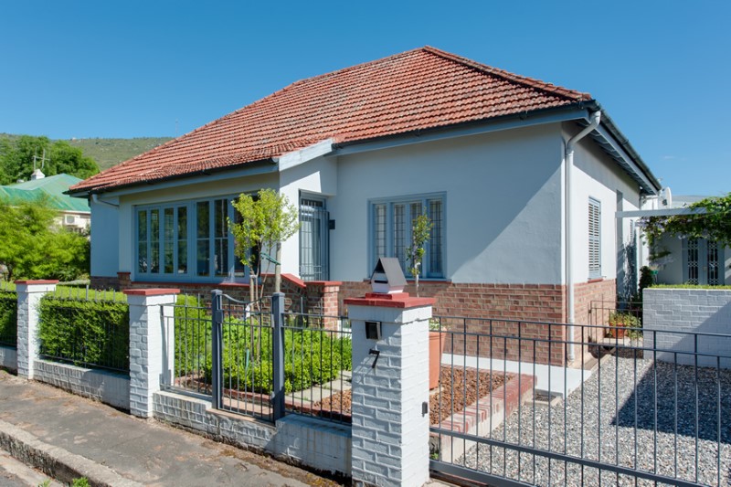 olyven street house - exterior #3